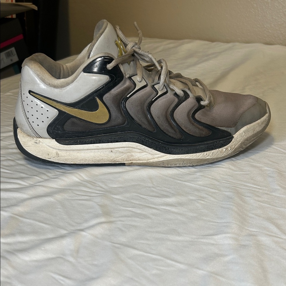 Nike Kevin Durant (KD) Gray Lace Up Sneakers EASY Men’s Size 12
